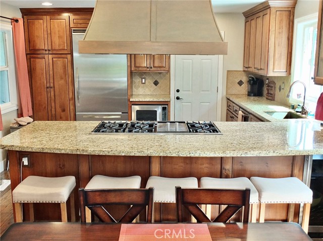 Detail Gallery Image 5 of 26 For 4640 Hazelnut Ave, Seal Beach,  CA 90740 - 4 Beds | 2 Baths