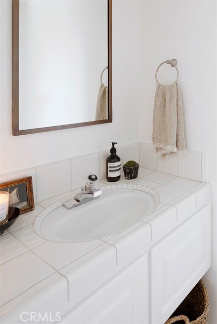 Detail Gallery Image 14 of 33 For 564 Seaward Rd, Corona Del Mar,  CA 92625 - 3 Beds | 2/1 Baths