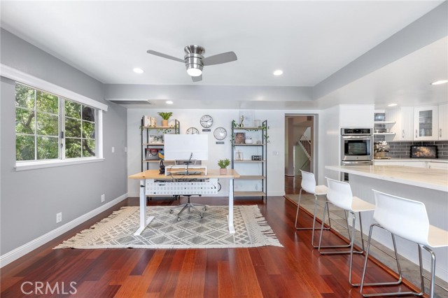 Detail Gallery Image 11 of 34 For 23163 Mulholland Drive Unit 6, Woodland Hills,  CA 91364 - 2 Beds | 2/1 Baths