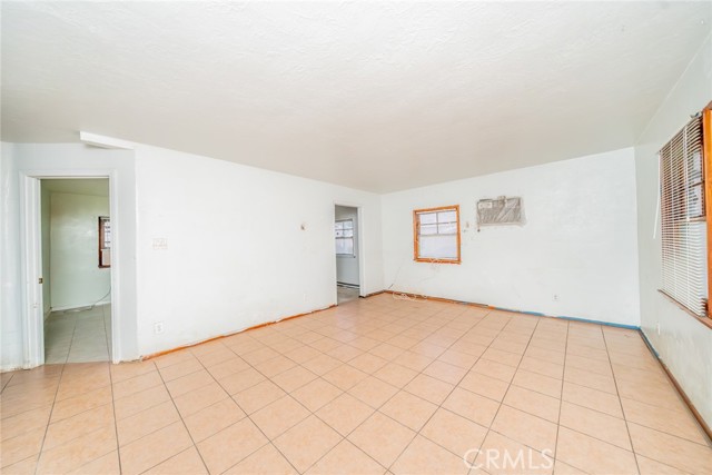 Detail Gallery Image 7 of 33 For 6929 37th, Jurupa Valley,  CA 92509 - 3 Beds | 1 Baths