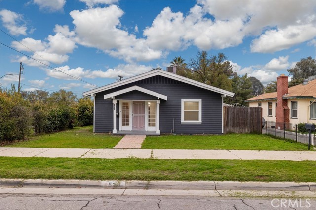 Detail Gallery Image 3 of 41 For 531 Quincy St, Bakersfield,  CA 93305 - 2 Beds | 1 Baths