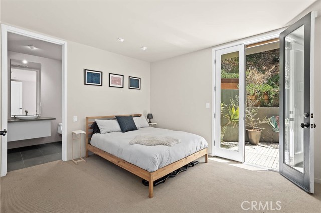 2420 Bowmont Drive, Beverly Hills CA: https://media.crmls.org/medias/07a66ea5-a80e-48b0-b3ae-5e7081829bc8.jpg