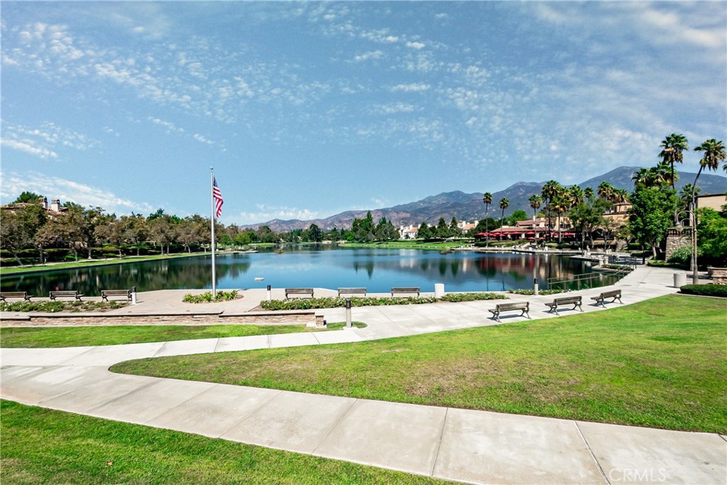 https://media.crmls.org/medias/07a727a6-9225-4398-8c95-840946955412.jpg?preset=X-Large