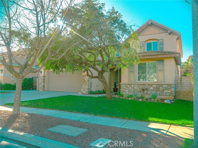 Detail Gallery Image 3 of 12 For 18052 Passionflower, San Bernardino,  CA 92407 - 4 Beds | 3 Baths