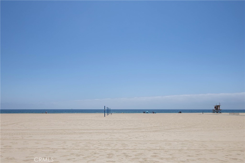 https://media.crmls.org/medias/07a798db-175b-41e7-906e-14b097089378.jpg?preset=X-Large