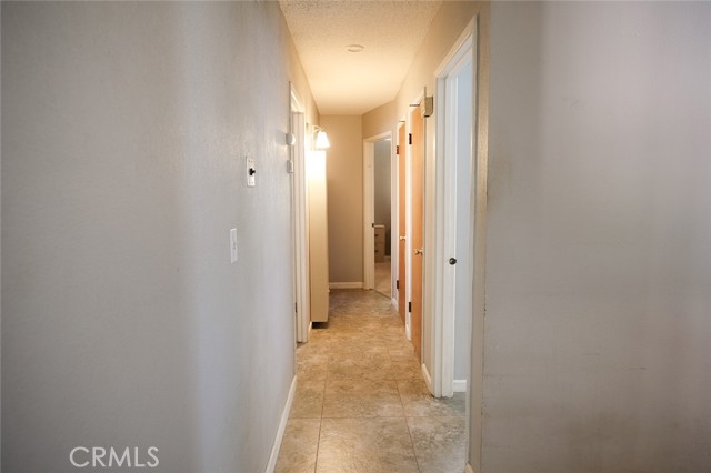 543 E Hopkins Avenue, Fresno CA: https://media.crmls.org/medias/07a881f4-2bf3-4df1-9329-ade316a5cff2.jpg