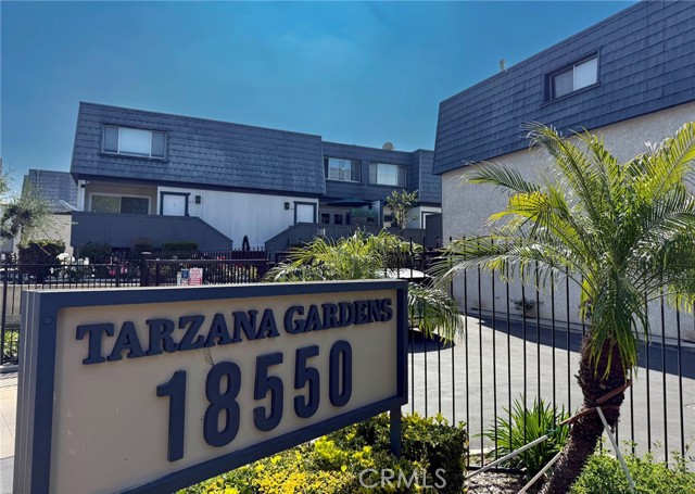 18550 Hatteras Street, Tarzana CA: https://media.crmls.org/medias/07a8bf40-5e56-4441-b27a-444e4fcc7a95.jpg