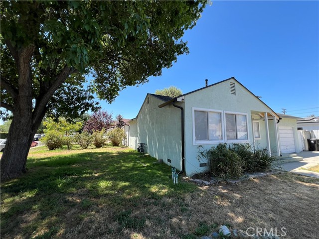 Detail Gallery Image 2 of 15 For 16836 Covello St, Lake Balboa,  CA 91406 - 2 Beds | 1 Baths