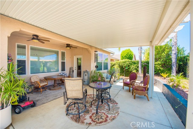 26112 Palm Breeze Lane, Menifee CA: https://media.crmls.org/medias/07a99558-c59f-4ca6-b0cd-bba9f4640bdd.jpg