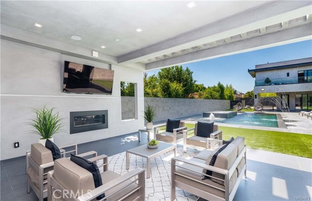 5239 Avenida Hacienda, Tarzana CA: https://media.crmls.org/medias/07a9c688-dfae-4358-9c73-87461c9edf8d.jpg