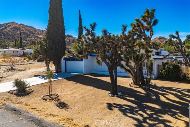 Detail Gallery Image 2 of 55 For 56886 Ivanhoe Dr, Yucca Valley,  CA 92284 - 2 Beds | 2/1 Baths