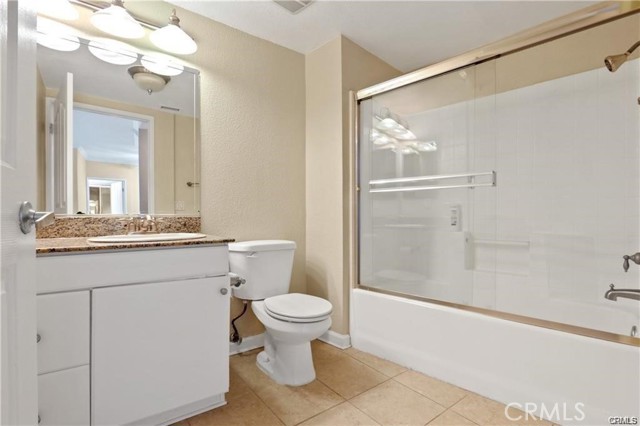 Detail Gallery Image 10 of 21 For 838 Pine Ave #402,  Long Beach,  CA 90813 - 2 Beds | 2 Baths