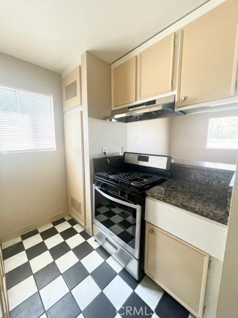 Detail Gallery Image 6 of 16 For 9408 Olive St #4,  Bellflower,  CA 90706 - 2 Beds | 1 Baths