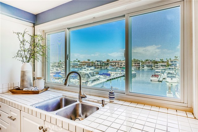 Detail Gallery Image 23 of 39 For 4167 Warner Ave #101,  Huntington Beach,  CA 92649 - 2 Beds | 2 Baths