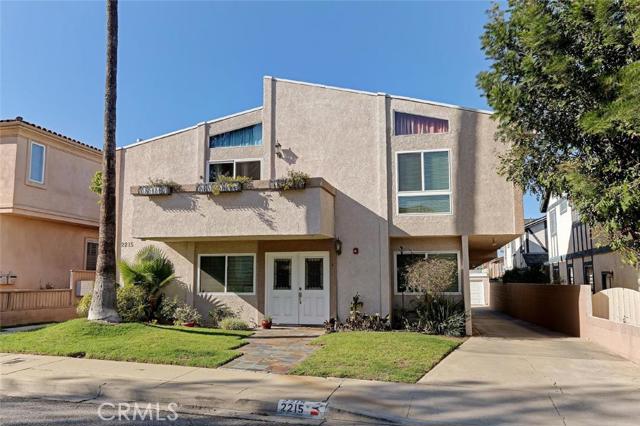 2215 Gates Avenue, Redondo Beach, California 90278, 2 Bedrooms Bedrooms, ,1 BathroomBathrooms,Residential,Sold,Gates,SB16055452