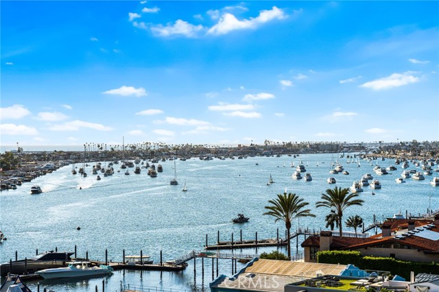 Detail Gallery Image 40 of 66 For 2301 Pacific Dr, Corona Del Mar,  CA 92625 - 4 Beds | 3/1 Baths