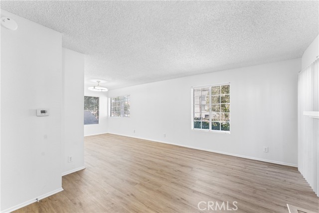 9346 Van Nuys, 1 photo 2