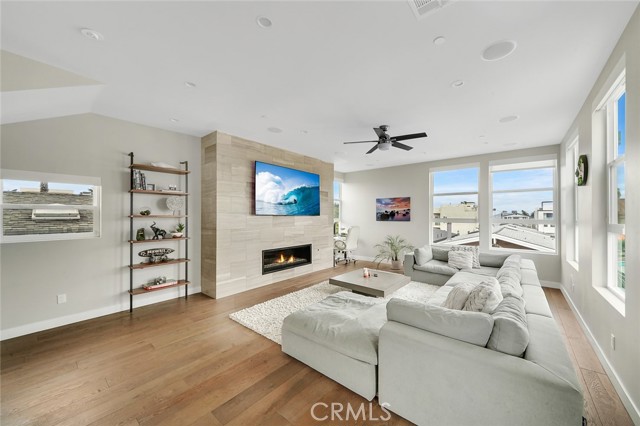 Detail Gallery Image 7 of 57 For 16926 10th St 1a,  Sunset Beach,  CA 90742 - 3 Beds | 3/1 Baths