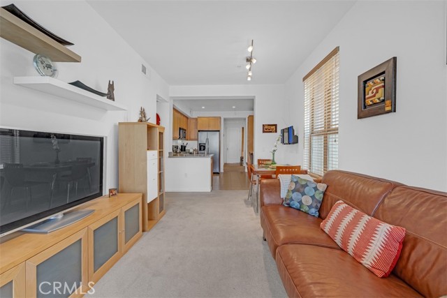 Detail Gallery Image 15 of 37 For 201 E Angeleno Ave #326,  Burbank,  CA 91502 - 2 Beds | 1 Baths