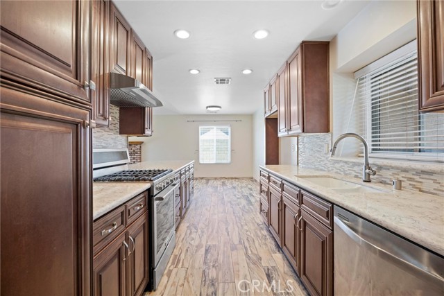 Detail Gallery Image 32 of 73 For 10219 Planebrook, Bakersfield,  CA 93312 - 3 Beds | 2 Baths