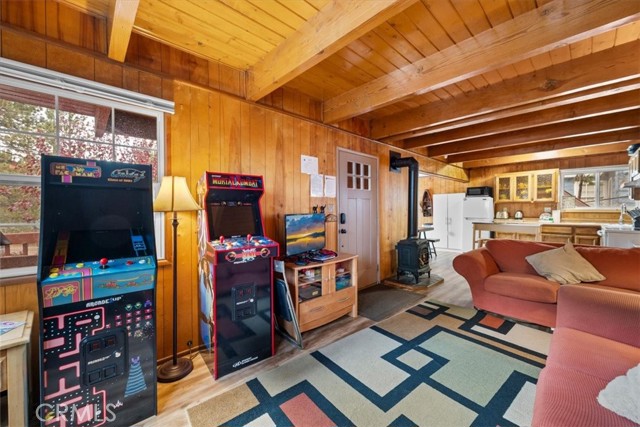 Detail Gallery Image 10 of 42 For 567 Highland, Big Bear Lake,  CA 92315 - 3 Beds | 2 Baths