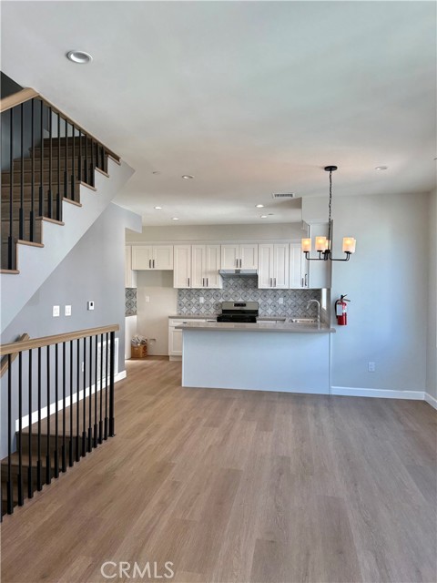 425 W Duarte Road, Monrovia CA: https://media.crmls.org/medias/07adf29b-0f25-4186-9b0e-7601af34f6ba.jpg