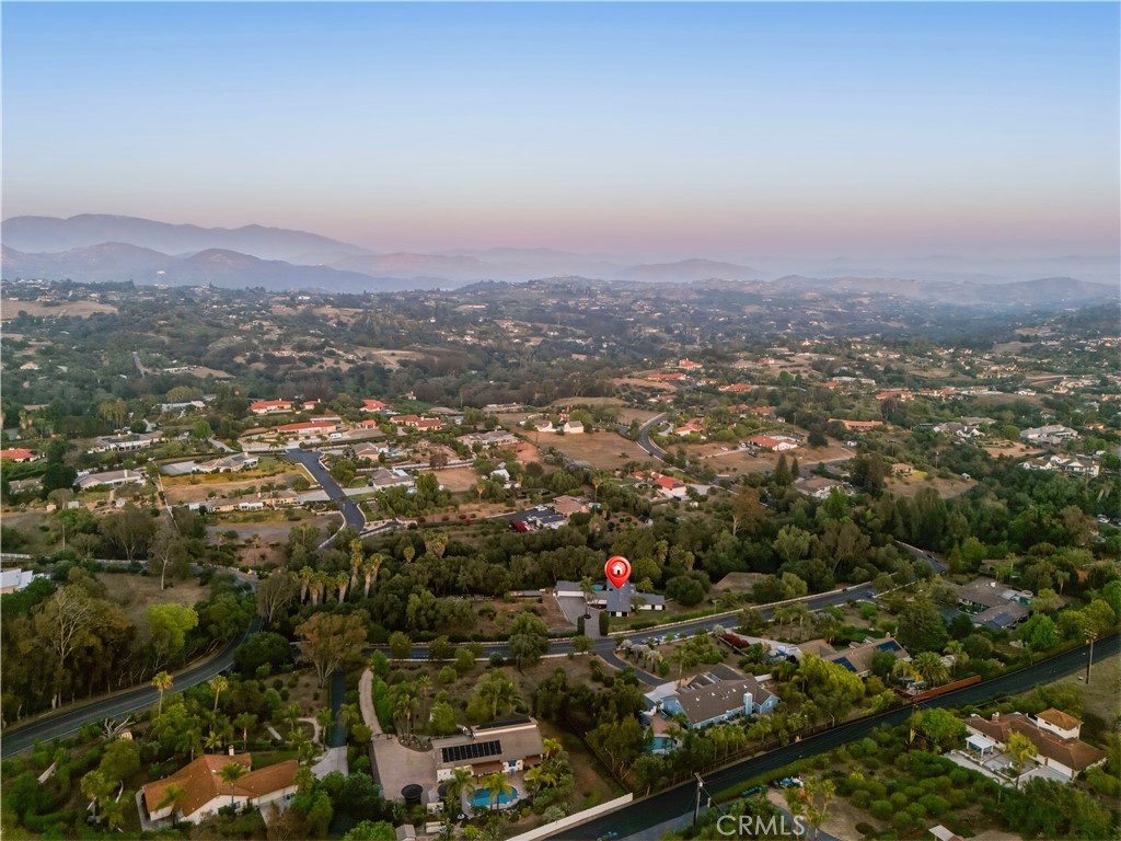 https://media.crmls.org/medias/07ae0682-c4b3-4245-b72c-c5378fdeeb07.jpg?preset=X-Large