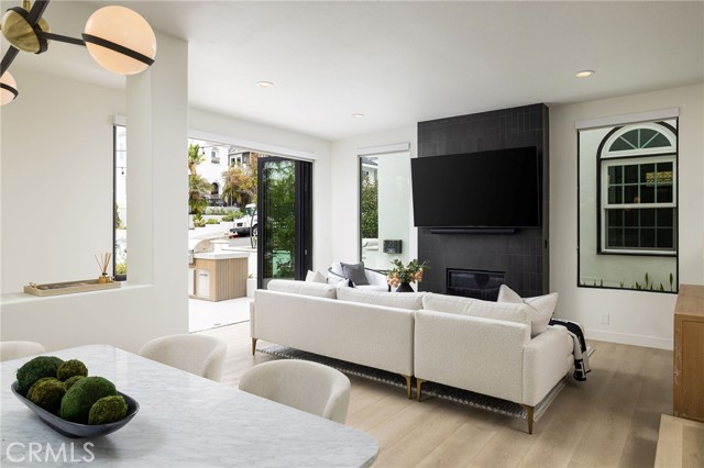 Detail Gallery Image 8 of 29 For 502 Jasmine Ave a,  Corona Del Mar,  CA 92625 - 3 Beds | 2/1 Baths