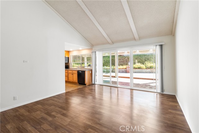 25265 Pana Court, Lake Forest CA: https://media.crmls.org/medias/07ae8db4-66c4-4a1e-b79b-98411fab32c1.jpg