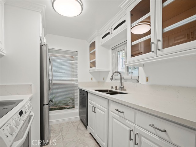 Detail Gallery Image 12 of 42 For 18411 Hatteras St #138,  Tarzana,  CA 91356 - 3 Beds | 2/1 Baths