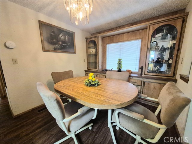 13381 Magnolia Avenue, Corona CA: https://media.crmls.org/medias/07aed673-76f9-4a27-b9f6-2bad0c65572e.jpg