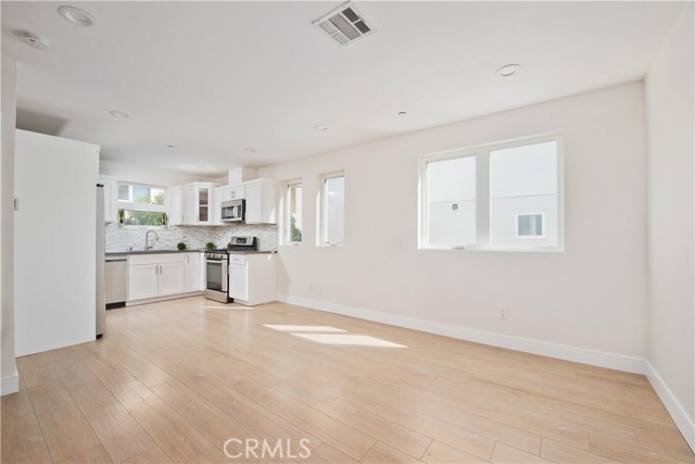 Detail Gallery Image 9 of 20 For 635 N Harvard Bld #635.75,  Los Angeles,  CA 90004 - 2 Beds | 1 Baths