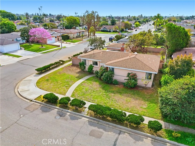 Detail Gallery Image 7 of 39 For 2420 W Grivey, Anaheim,  CA 92804 - 3 Beds | 2 Baths
