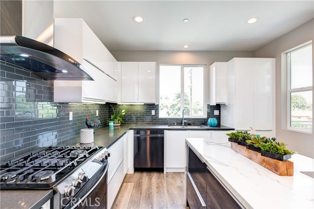 Detail Gallery Image 20 of 38 For 2068 Maple Ave #C,  Costa Mesa,  CA 92627 - 2 Beds | 2/1 Baths