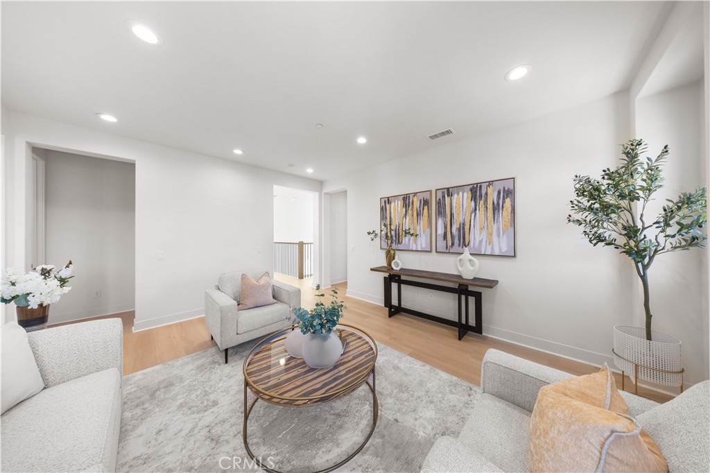 MLS #OC25251209 image #30