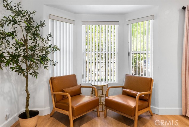 Detail Gallery Image 4 of 11 For 6608 Saint Clair Ave, North Hollywood,  CA 91606 - 4 Beds | 3 Baths