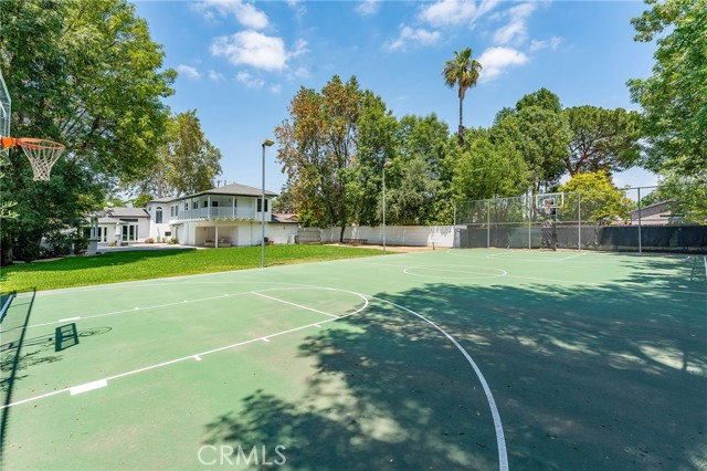 22904 Calvert Street, Woodland Hills CA: https://media.crmls.org/medias/07b26c85-5c37-4bb9-a68d-49d3a8f743bb.jpg