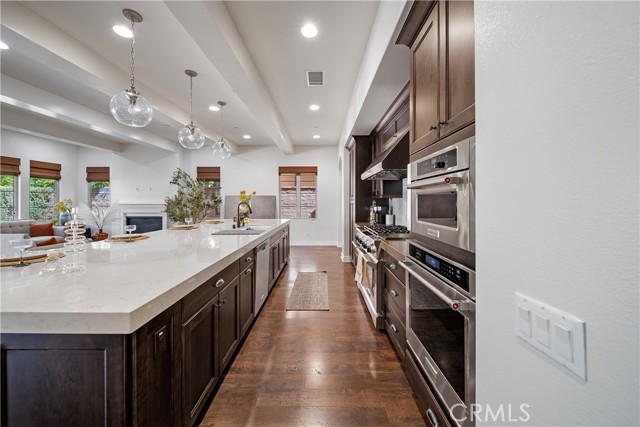 Detail Gallery Image 9 of 46 For 9 Spanish Moss, Irvine,  CA 92602 - 6 Beds | 5 Baths