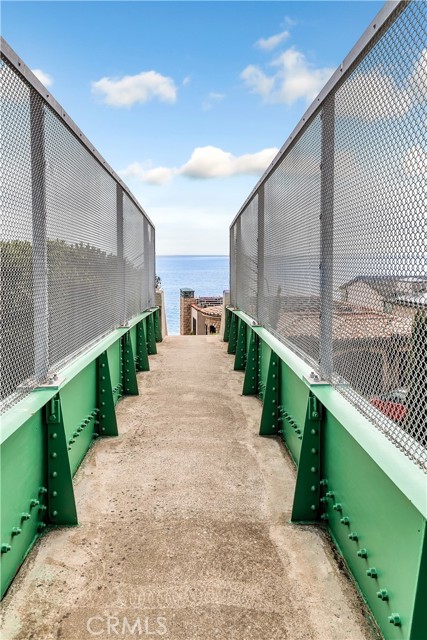 31032 Aliso Circle, Laguna Beach CA: https://media.crmls.org/medias/07b32151-1445-46bb-8100-0d60ac2b6c48.jpg