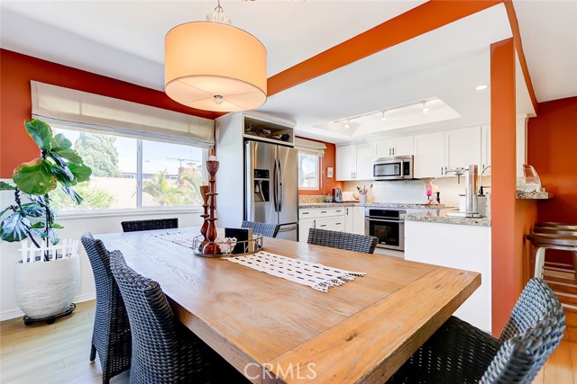 2112 Warfield Avenue, Redondo Beach, California 90278, 2 Bedrooms Bedrooms, ,2 BathroomsBathrooms,Residential,Sold,Warfield,SB23069368