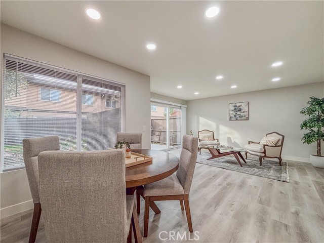 Detail Gallery Image 4 of 39 For 12302 Runnymede St #4,  North Hollywood,  CA 91605 - 2 Beds | 1/1 Baths