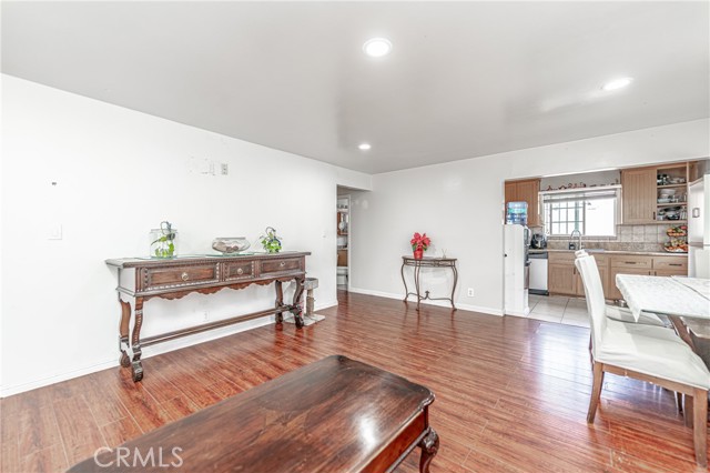 Detail Gallery Image 6 of 37 For 611 W 230th St, Carson,  CA 90745 - 3 Beds | 2 Baths