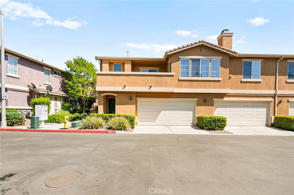 MLS #OC25136647 img 1