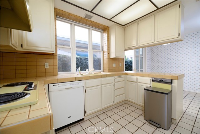 Detail Gallery Image 9 of 26 For 1024 Fairview Ave #6,  Arcadia,  CA 91007 - 2 Beds | 2/1 Baths