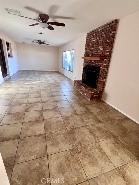 Detail Gallery Image 7 of 14 For 44519 Foxton, Lancaster,  CA 93535 - 5 Beds | 3 Baths