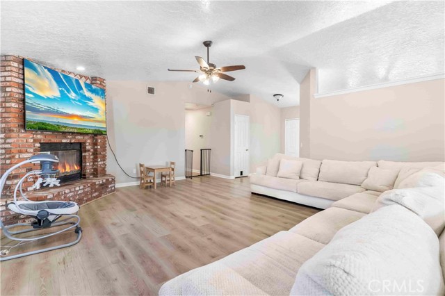 Detail Gallery Image 19 of 39 For 15189 Tonikan, Apple Valley,  CA 92307 - 3 Beds | 2 Baths