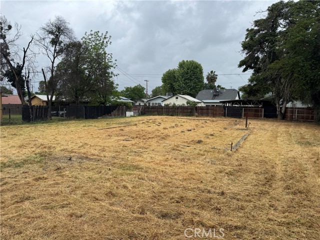 807 S Court Street, Visalia CA: https://media.crmls.org/medias/07b80738-9cb7-412d-8487-d5a0f86b6b1b.jpg