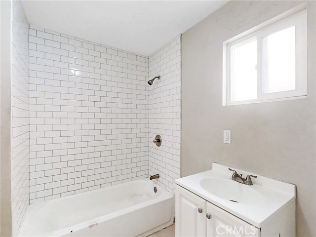 Detail Gallery Image 9 of 18 For 3629 Hope St, Huntington Park,  CA 90255 - 3 Beds | 1 Baths