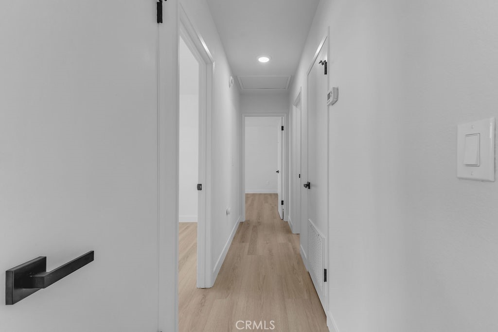 https://media.crmls.org/medias/07b9211d-557e-45fc-acc6-13b22ebda4dd.jpg?preset=X-Large