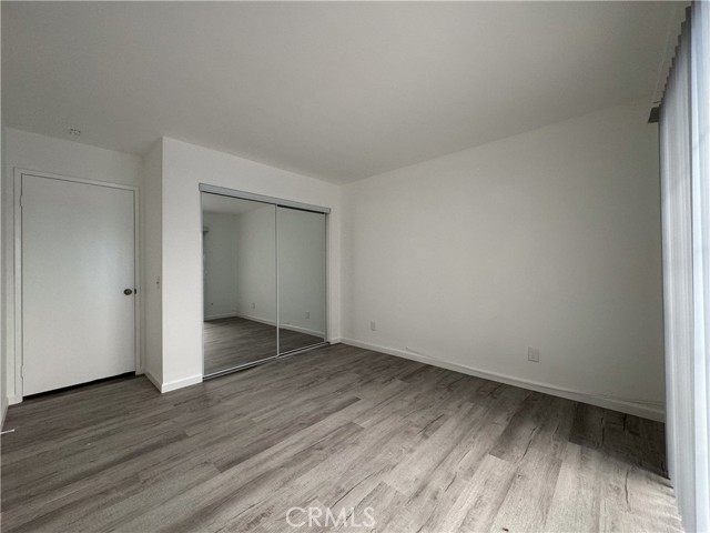 Detail Gallery Image 16 of 22 For 19351 Strathern, Reseda,  CA 91335 - 4 Beds | 2 Baths